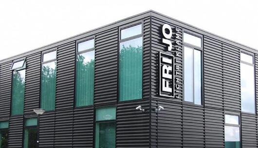 Frijo Lichtreclame   Colorcoat Prisma® img1