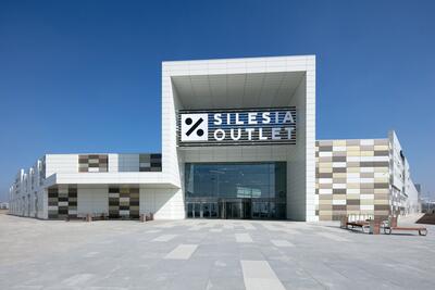 City-Country: Poland - GliwiceProducts used: Colorcoat Prisma in Ariana, Ephyra & Seren GoldArchitect: IMB Asymetria Architectural Design StudioClient: 6B47 Poland (investor)Main contractor: Erbud (General Contractor)  System manufacturer: Blachprofil2Sub-contractor-Installer: ME Krakow (sub-contractor for Erbud)