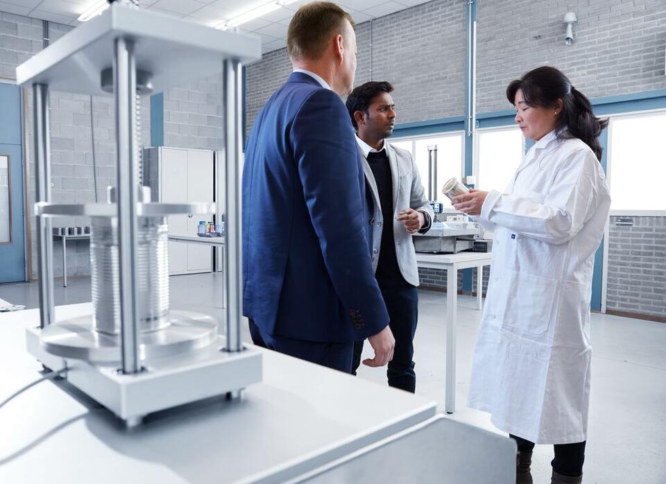 Researching into all types of can and component manufacture