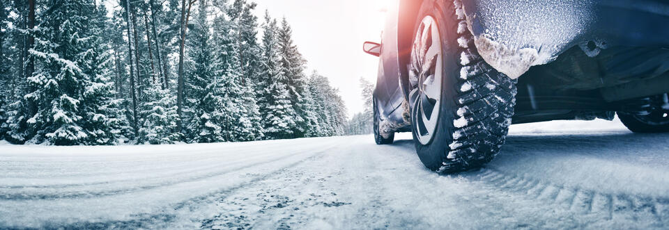 Automotive-car in the snow-1230286657.jpg Automotive-car in the snow-1230286657.jpg