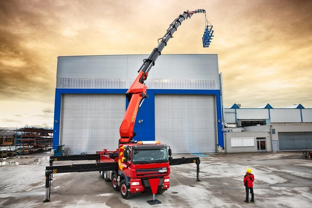 construction equipment-palfinger loadercrane-heavy vehicles
