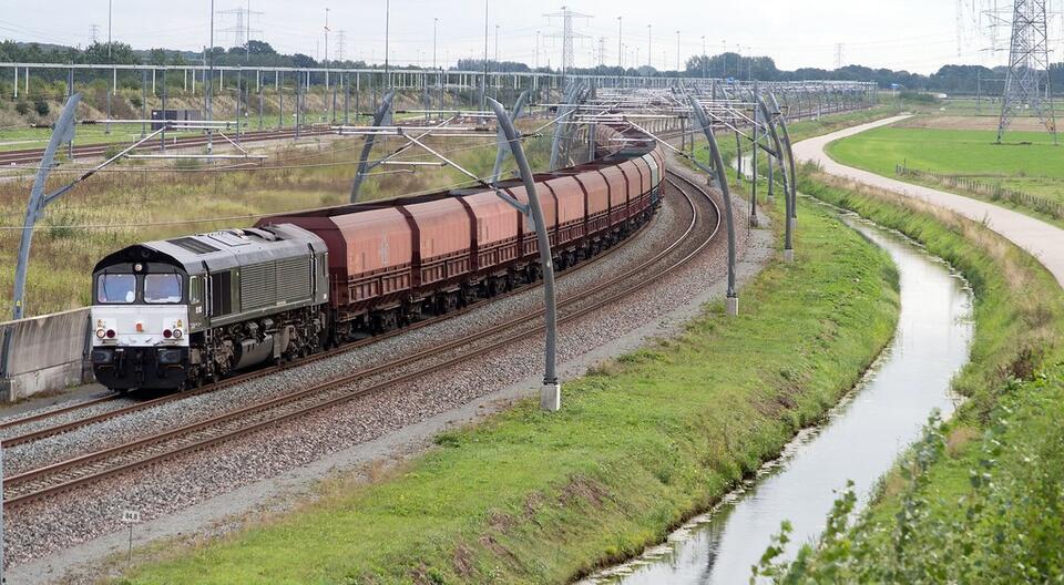 transportation-train-coal