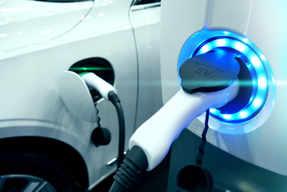 EV EV