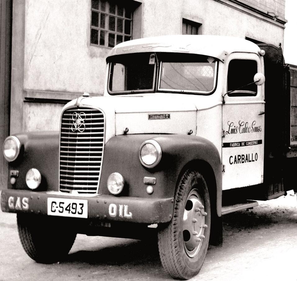 Calvo cans truck in the early 1900s Calvo cans truck in the early 1900s