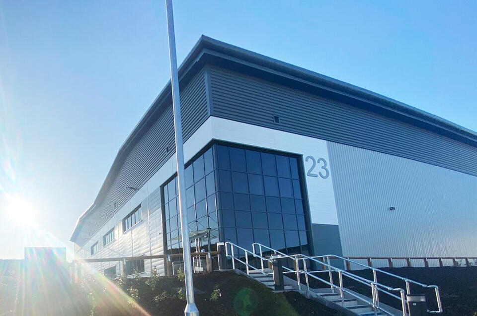 St Modwen’s Access 18 Avonmouth, Units 23, 24 and 25 Building Systems UK 7 St Modwen’s Access 18 Avonmouth, Units 23, 24 and 25 Building Systems UK 7