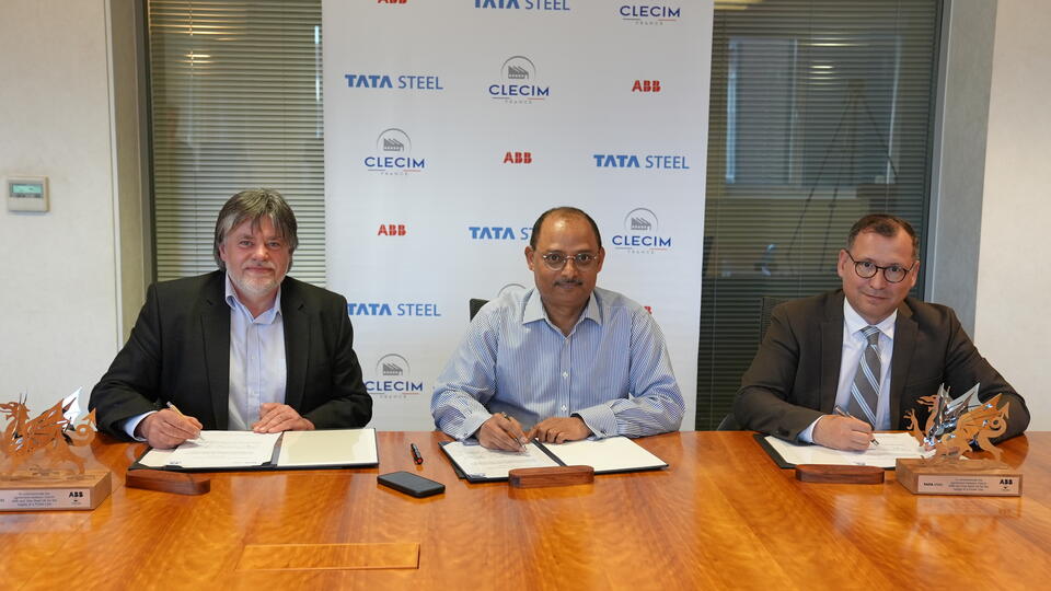 Clecim and ABB contract signing