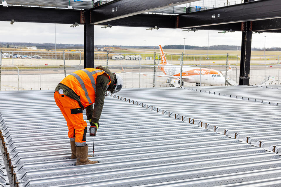 ComFlor 80 Closed Ends Luton Airport