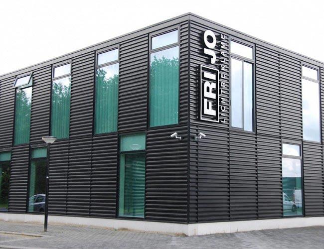 Frijo Lichtreclame   Colorcoat Prisma® img1