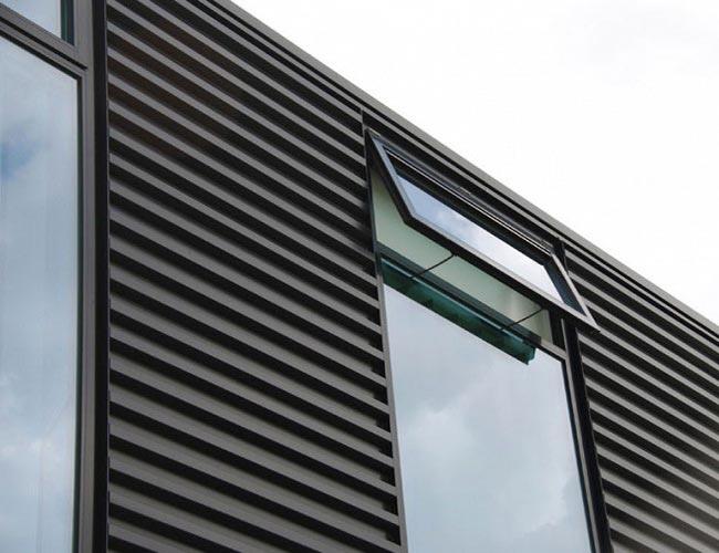 Frijo Lichtreclame   Colorcoat Prisma® img4