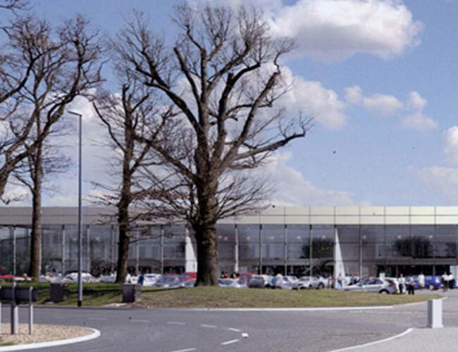 Gatwick Road Car Showroom image 2