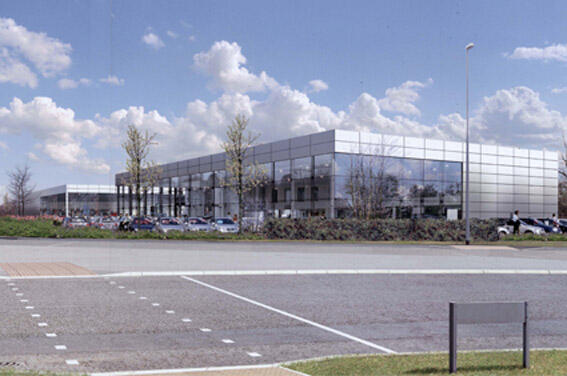 Gatwick Road Car Showroom image 4