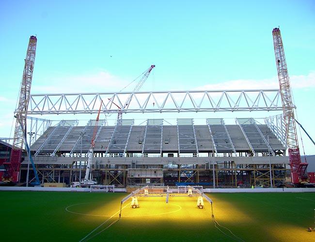 Tuss nearly lifted from front